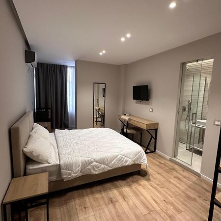 Amazon 8 Guesthouse Tirana Kültér fotó